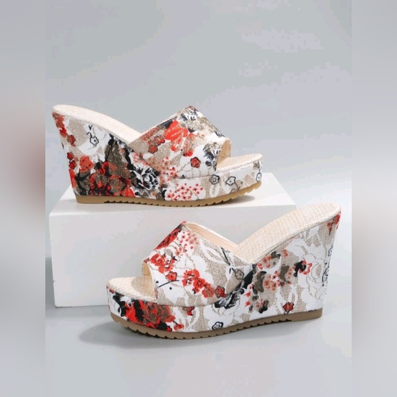 NEW Floral Slip-on Wedges - Picture 5 of 11